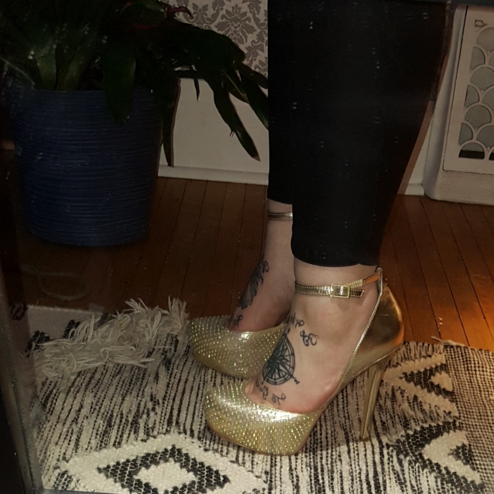 Steve Madden Gold Metallic Crystal Stilettos sz 8 - Picture 4 of 4